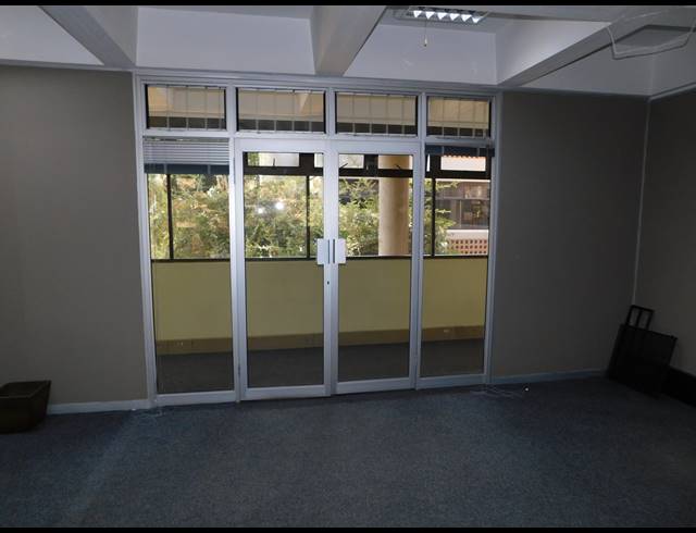 108M² OFFICE TO LET IN FERNDALE